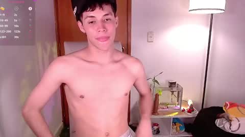 Snapshot of angel_bless19 chatting on 01/04/25, 01:52 Angel help me with 100 thumbs up online show from 01/04/25, 01:52