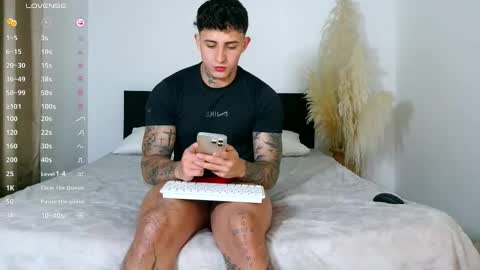 angel_boy01 online show from 11/05/25, 12:10