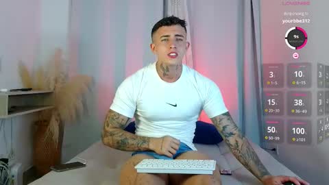 angel_boy01 online show from 03/21/26, 10:13