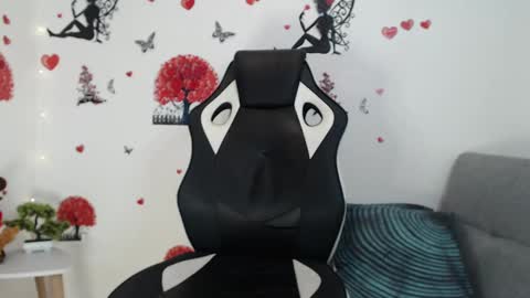 Angel Curl online show from 02/12/25, 04:11