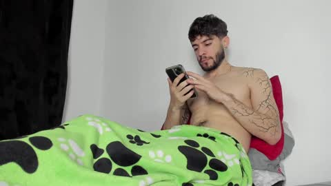 Snapshot of angel_damons_ chatting on 01/17/25, 01:03 Angel Damons online show from 01/17/25, 01:03