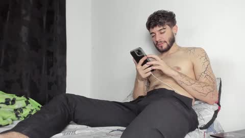 Snapshot of angel_damons_ chatting on 01/22/25, 01:31 Angel Damons online show from 01/22/25, 01:31