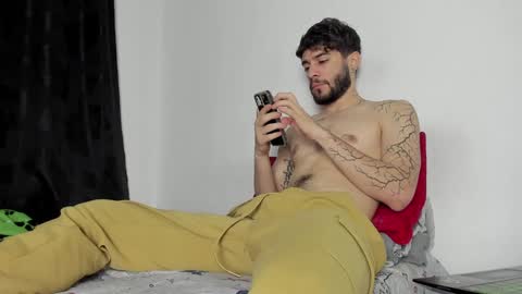 Snapshot of angel_damons_ chatting on 01/29/25, 12:13 Angel Damons online show from 01/29/25, 12:13