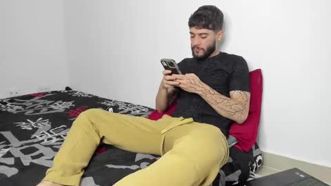 Snapshot of angel_damons_ chatting on 02/16/25, 09:27 Angel Damons online show from 02/16/25, 09:27