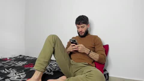 Snapshot of angel_damons_ chatting on 03/01/25, 01:07 Angel Damons online show from 03/01/25, 01:07