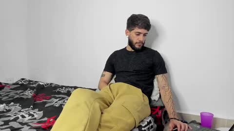 Snapshot of angel_damons_ chatting on 03/04/25, 12:44 Angel Damons online show from 03/04/25, 12:44