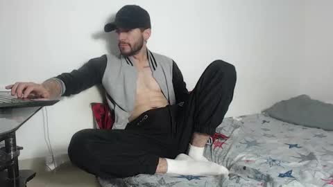 Snapshot of angel_damons_ chatting on 10/13/25, 01:22 Angel Damons online show from 10/13/25, 01:22