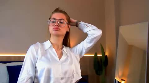 Snapshot of angel_effy chatting on 02/09/26, 07:23 Angel - your mood online show from 02/09/26, 07:23