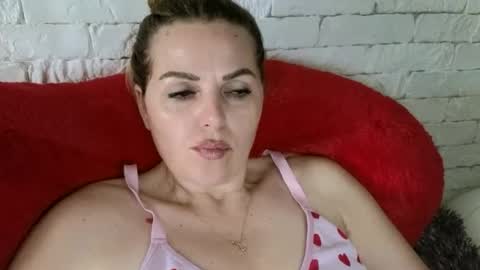 Snapshot of angel_girllovemy chatting on 06/25/26, 05:56 ANGEL online show from 06/25/26, 05:56