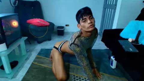 Snapshot of angel_hot912 chatting on 02/06/25, 12:33 angel_hot912 online show from 02/06/25, 12:33