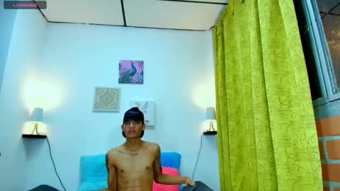 Snapshot of angel_hot912 chatting on 03/08/25, 12:44 angel_hot912 online show from 03/08/25, 12:44