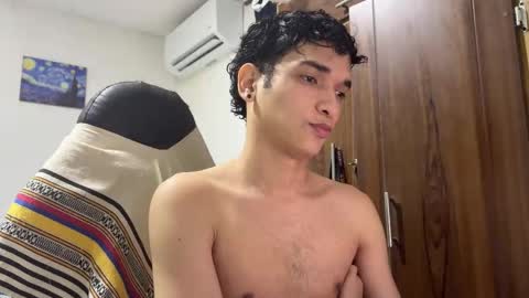 Snapshot of angel_hotc chatting on 11/14/25, 11:24 Angel online show from 11/14/25, 11:24