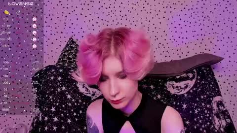 Snapshot of angel_julles chatting on 05/17/26, 02:20 Angel Dust online show from 05/17/26, 02:20
