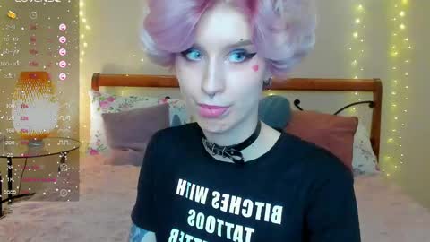 Snapshot of angel_julles chatting on 06/07/26, 10:24 Angel Dust online show from 06/07/26, 10:24