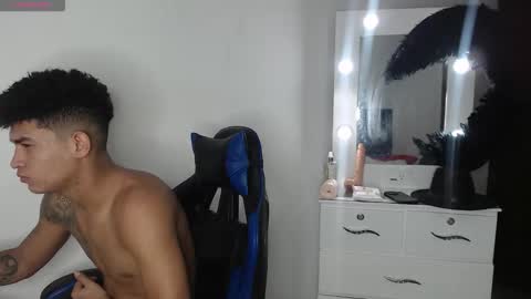 Snapshot of angel_latinguy chatting on 10/13/25, 07:14 Angel online show from 10/13/25, 07:14