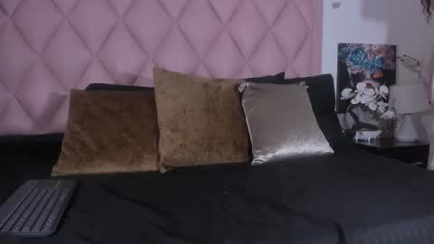 Angel  online show from 01/12/25, 05:24