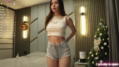 Luisa online show from 12/13/24, 02:38