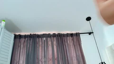 Nicolle  online show from 10/23/25, 11:20