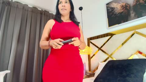 Nicolle  online show from 04/09/26, 11:15