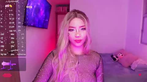 Snapshot of angel_rouse_1 chatting on 10/01/25, 11:55 Angel online show from 10/01/25, 11:55