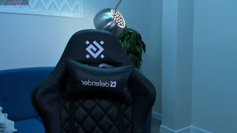 Snapshot of angel_sapphire_ chatting on 12/26/24, 12:05 Angel My schedule GTM2 Mon Tue Wen Thu Fri 0900am-0400pm online show from 12/26/24, 12:05