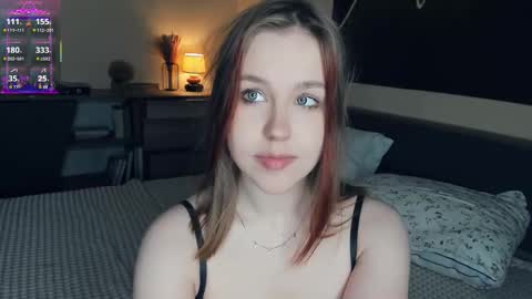 Snapshot of angel_to_burn chatting on 10/20/25, 08:37 SofiaSofi online show from 10/20/25, 08:37