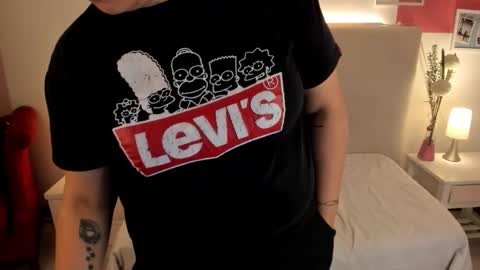 Snapshot of angel_velvet_ chatting on 10/25/25, 11:07 angel_velvet_ online show from 10/25/25, 11:07