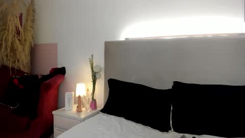 Snapshot of angel_velvet_ chatting on 10/29/25, 11:01 angel_velvet_ online show from 10/29/25, 11:01