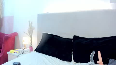 Snapshot of angel_velvet_ chatting on 12/14/25, 07:07 angel_velvet_ online show from 12/14/25, 07:07