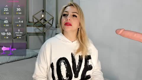 Snapshot of angel_vibes_ chatting on 01/11/25, 10:19 Angel online show from 01/11/25, 10:19