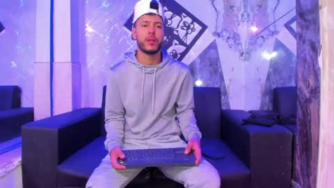 angel_villareal_ online show from 03/31/26, 11:54