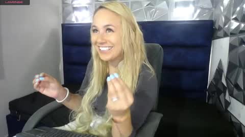 Angel online show from 04/16/26, 03:57