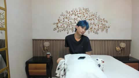 Snapshot of angel_yuhog chatting on 11/17/25, 01:44 Angel online show from 11/17/25, 01:44