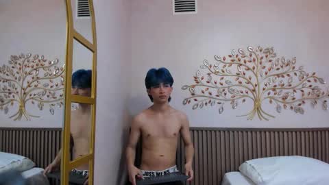 Snapshot of angel_yuhog chatting on 11/19/25, 11:16 Angel online show from 11/19/25, 11:16