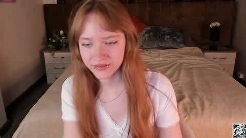 Snapshot of angela_flowers chatting on 04/21/26, 12:23 Angela online show from 04/21/26, 12:23