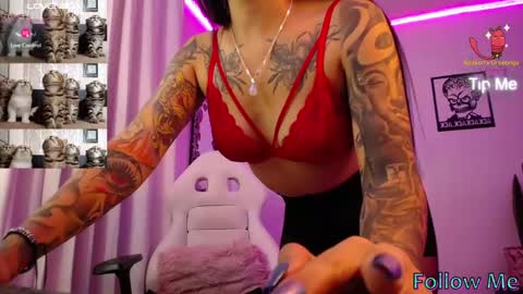 Snapshot of angela_lauren chatting on 12/20/24, 12:52 Angela online show from 12/20/24, 12:52