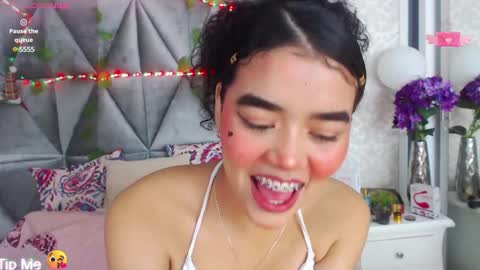 Angela online show from 01/11/25, 12:40