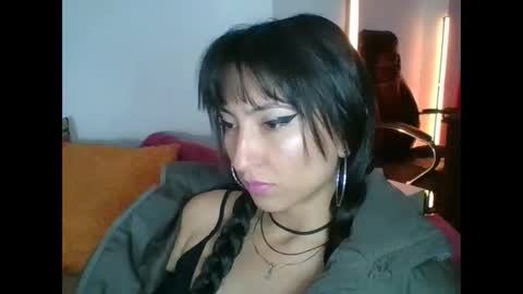  Angela  online show from 10/15/25, 07:03