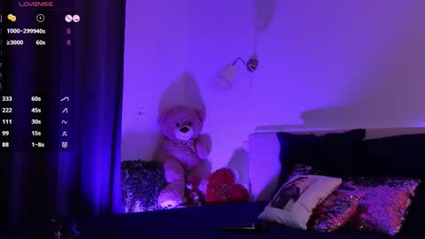 Snapshot of angela_myst chatting on 09/14/25, 01:10 Angela online show from 09/14/25, 01:10