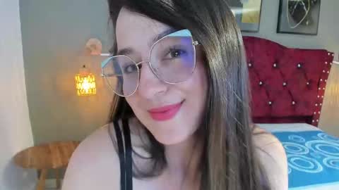 angela_nix online show from 02/12/26, 07:53