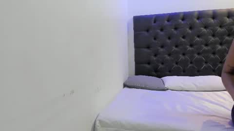 Snapshot of angela_rendon chatting on 06/18/26, 11:03 angela_rendon online show from 06/18/26, 11:03
