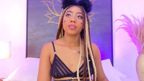 Angela Roberts online show from 11/17/25, 03:45