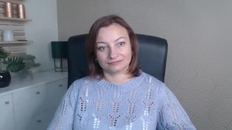 Snapshot of angela_samt chatting on 10/22/25, 05:52 Angela online show from 10/22/25, 05:52