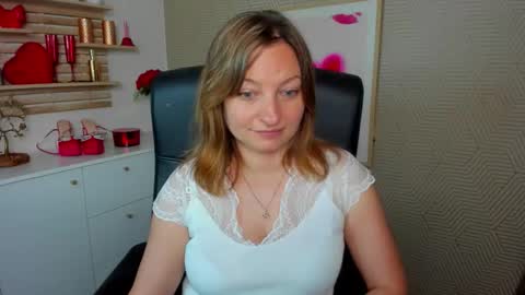 Snapshot of angela_samt chatting on 06/09/26, 06:03 Angela online show from 06/09/26, 06:03