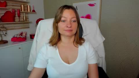 Snapshot of angela_samt chatting on 06/10/26, 05:39 Angela online show from 06/10/26, 05:39