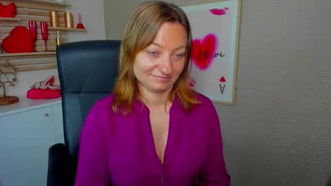 Snapshot of angela_samt chatting on 06/11/26, 06:11 Angela online show from 06/11/26, 06:11