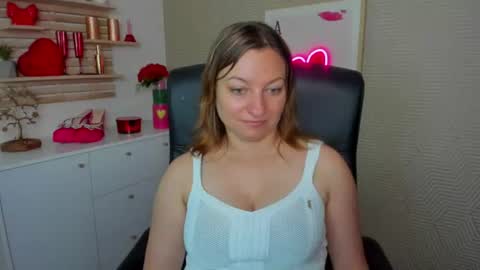 Snapshot of angela_samt chatting on 06/12/26, 05:50 Angela online show from 06/12/26, 05:50