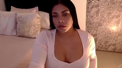 Angela online show from 09/15/25, 07:47