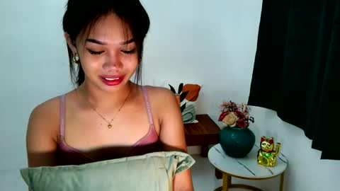 Snapshot of angela_star888 chatting on 11/27/25, 06:32 angela_star888 online show from 11/27/25, 06:32