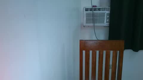 Snapshot of angela_star888 chatting on 12/17/25, 11:05 angela_star888 online show from 12/17/25, 11:05